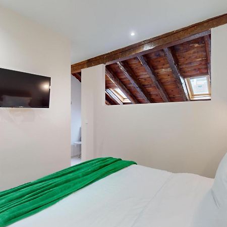 Santa Cruz Apartment มาดริด ภายนอก รูปภาพ