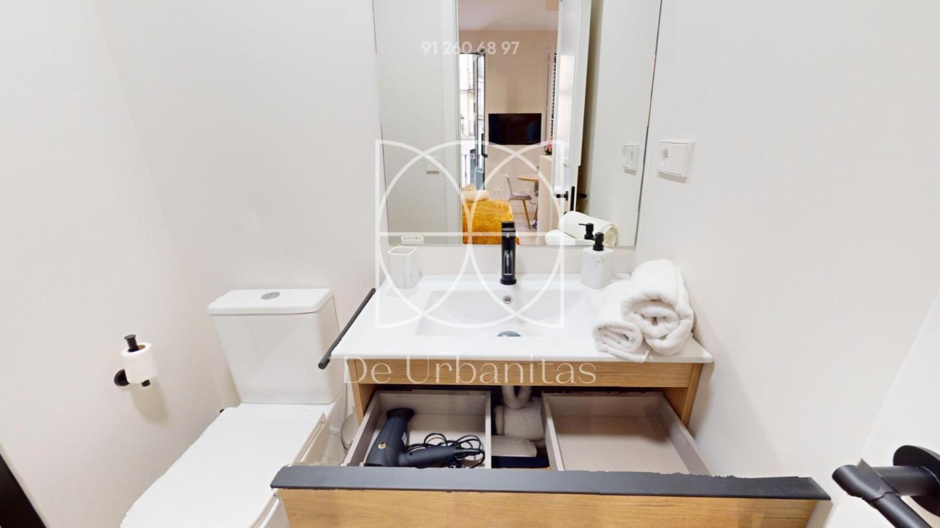 Santa Cruz Apartment มาดริด ภายนอก รูปภาพ
